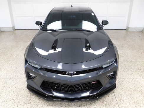 Used 2018 Chevrolet Camaro SS RWD image 12