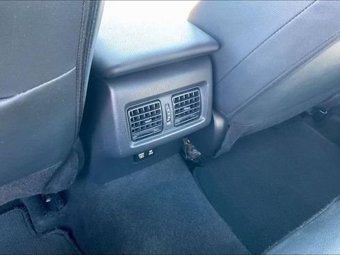 Used 2025 Toyota Camry SE image 34