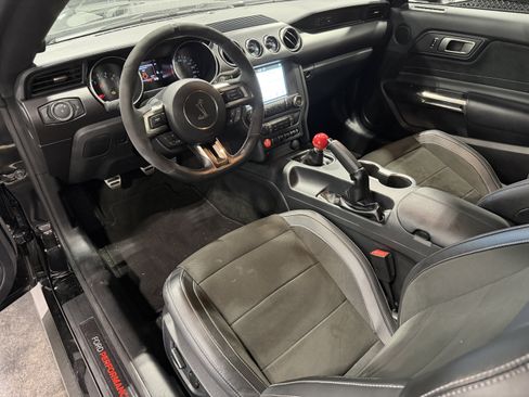 Used 2018 Ford Mustang Shelby GT350 w/ Convenience Package RWD image 10