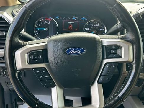 Certified 2022 Ford F250 Lariat w/ Lariat Ultimate Package image 19