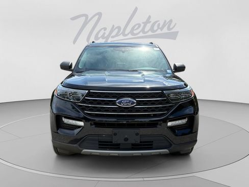 Used 2022 Ford Explorer XLT w/ Equipment Group 202A AWD/4WD image 9