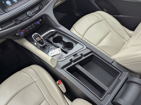 Used 2018 Buick Enclave Essence image 36