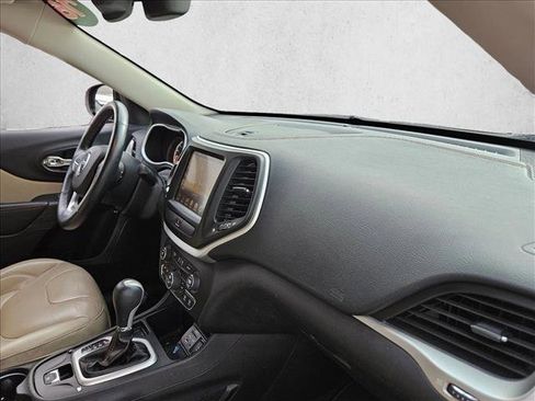 Used 2016 Jeep Cherokee Limited FWD image 24