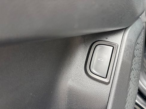 Certified 2026 Chevrolet Equinox ACTIV w/ Convenience Package III FWD image 28