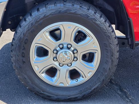 Used 2019 RAM 2500 Tradesman w/ Chrome Appearance Group AWD/4WD image 7