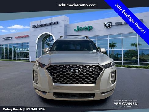 Used 2022 Hyundai Palisade Calligraphy FWD image 2