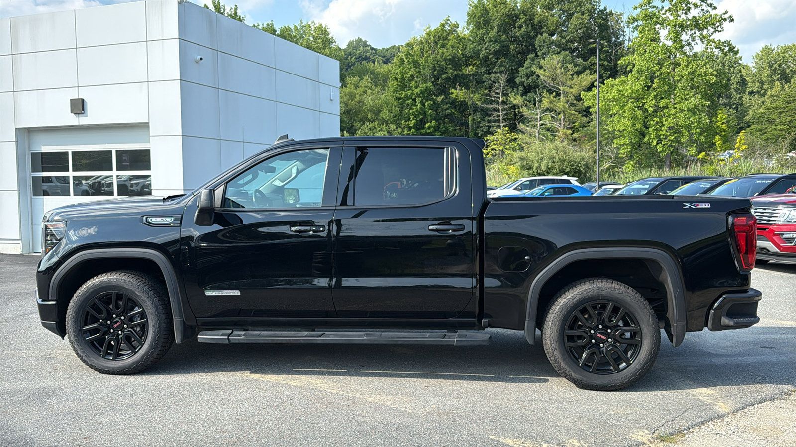 Certified 2025 GMC Sierra 1500 Elevation AWD/4WD image 4