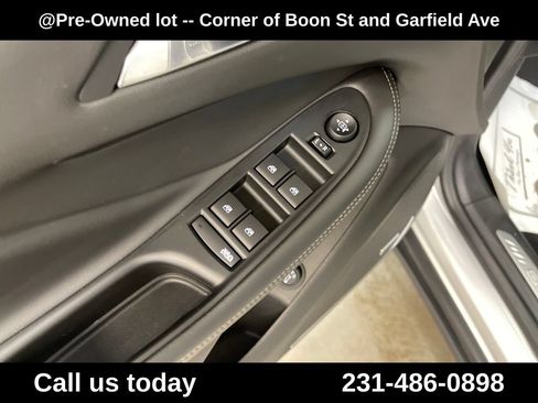 Used 2018 Buick Envision Premium w/ Driver Confidence Package AWD/4WD image 16