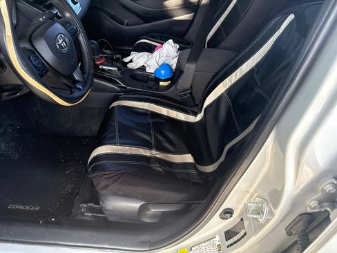 Used 2024 Toyota Corolla LE FWD image 5