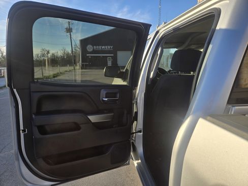 Used 2018 Chevrolet Silverado 1500 LT w/ Texas Edition image 6