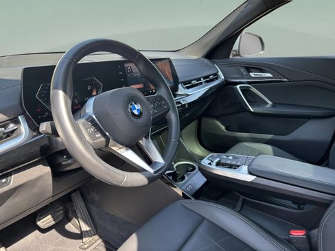 Used 2025 BMW X2 xDrive28i image 21