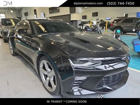 Used 2018 Chevrolet Camaro SS image 3