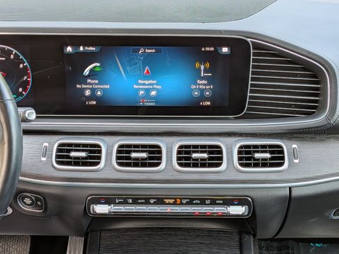 Certified 2023 Mercedes-Benz GLS 450 4MATIC image 32