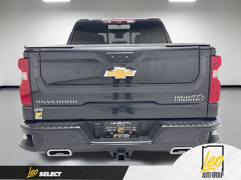 Used 2024 Chevrolet Silverado 1500 High Country w/ High Country Premium Package AWD/4WD image 9