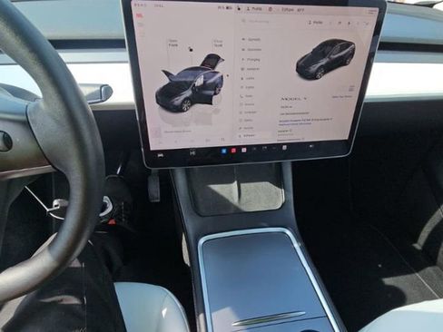 Used 2023 Tesla Model Y Long Range image 4