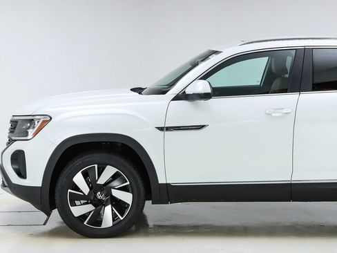 New 2026 Volkswagen Atlas Cross Sport SEL image 42