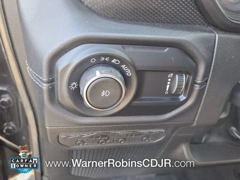Used 2024 Jeep Wrangler Unlimited Rubicon w/ Technology Group AWD/4WD image 31