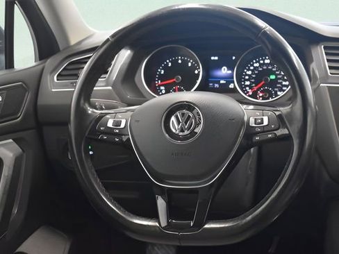 Used 2018 Volkswagen Tiguan SE w/ 3rd Row Seat Package AWD/4WD image 24