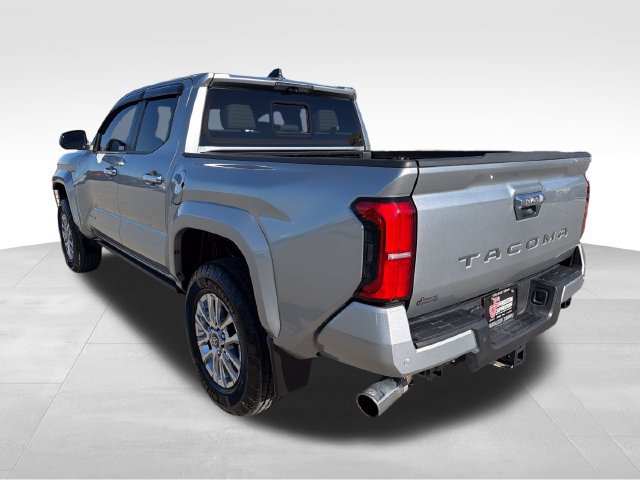 Used 2024 Toyota Tacoma Limited w/ Limited Package (LT) AWD/4WD image 5