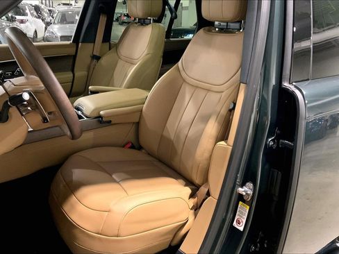New 2026 Land Rover Range Rover SE image 9