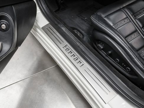 Used 2014 Ferrari California image 23