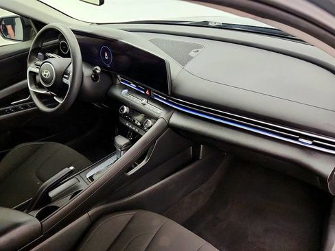 Used 2024 Hyundai Elantra SEL FWD image 25