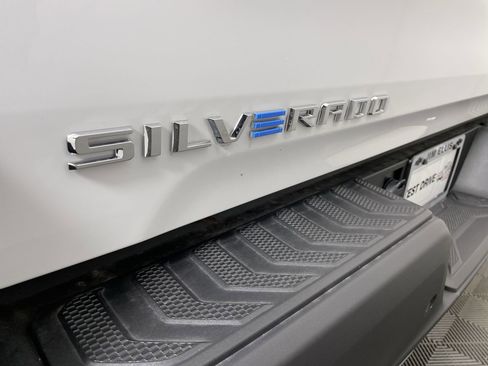 New 2025 Chevrolet Silverado EV LT image 90