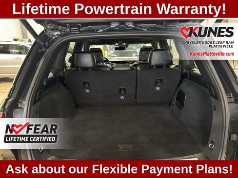 Used 2023 Jeep Grand Cherokee Overland w/ Luxury Tech Group IV image 15