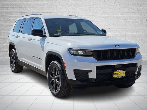 New 2025 Jeep Grand Cherokee L Laredo image 6