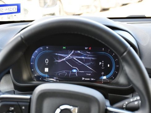 Certified 2025 Volvo XC40 B5 Core image 23