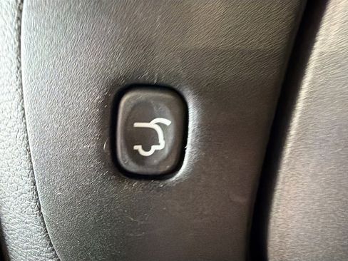 Used 2015 Jeep Cherokee Limited w/ Luxury Group AWD/4WD image 30