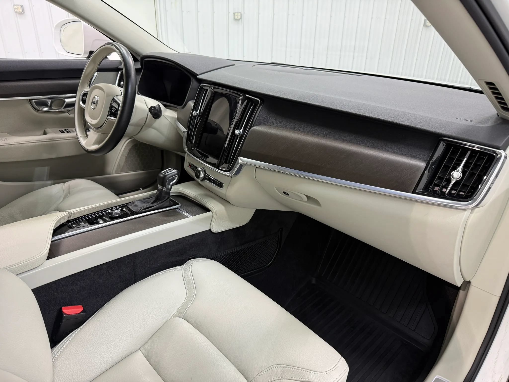 Used 2018 Volvo V90 T6 Cross Country w/ Convenience Package AWD/4WD image 14