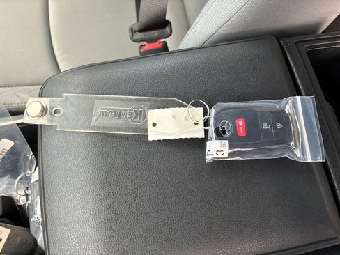 New 2026 Toyota Tacoma SR5 image 33