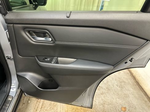 Certified 2025 Nissan Rogue SL w/ Tech Package image 30