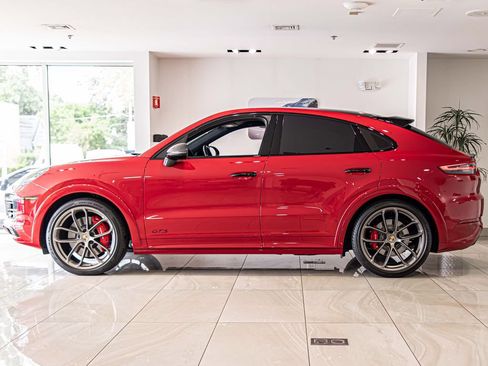 Used 2022 Porsche Cayenne GTS AWD/4WD image 6
