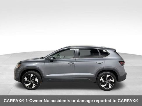 Used 2025 Volkswagen Taos SE image 3