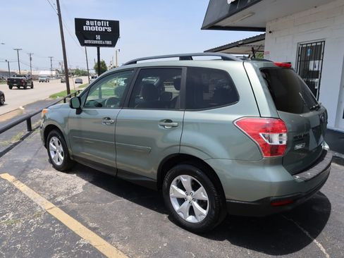 Used 2014 Subaru Forester 2.5i Premium w/ All-Weather Package image 4