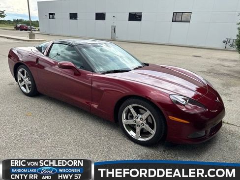 Used 2007 Chevrolet Corvette Coupe w/ Preferred Equipment Group RWD image 1