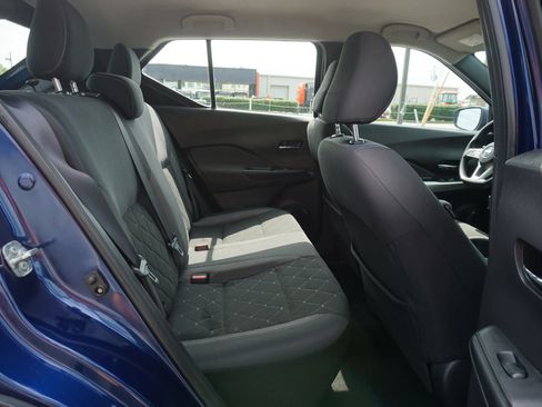 Used 2019 Nissan Kicks SV FWD image 21
