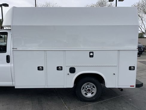 New 2025 GMC Savana 3500 w/ Power Convenience Package image 24