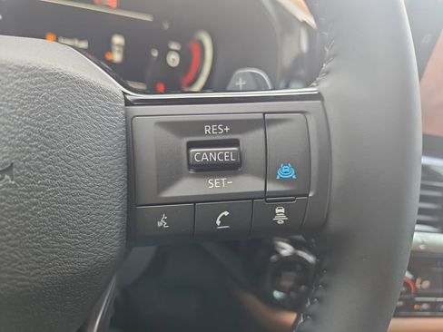 New 2026 Nissan Pathfinder Platinum FWD image 18