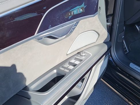 Used 2020 Audi S8 L image 7