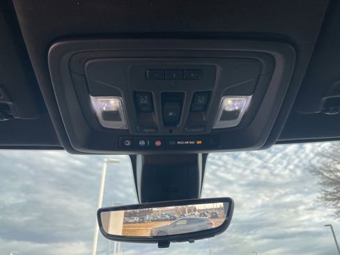 Certified 2022 Chevrolet Silverado 1500 High Country w/ Technology Package image 34