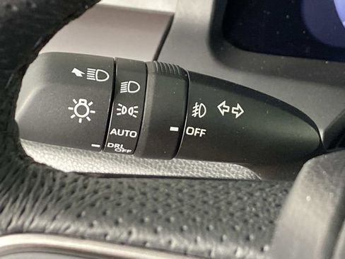Used 2025 Toyota Tacoma TRD Sport AWD/4WD image 18