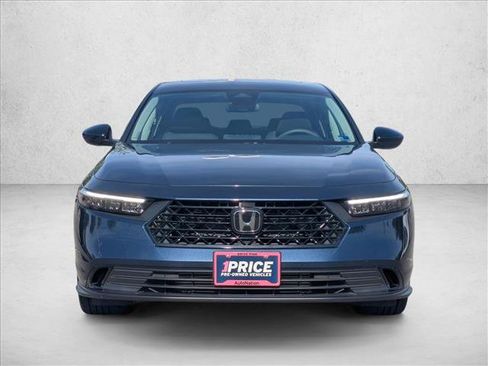 Used 2025 Honda Accord SE image 2
