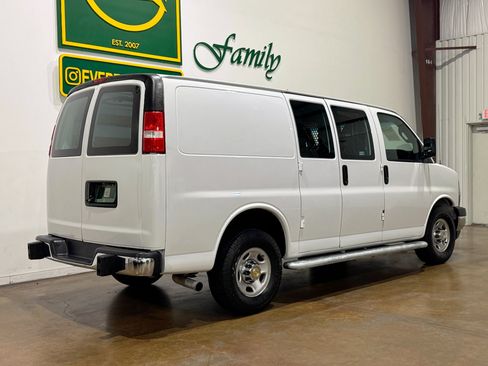 Used 2020 Chevrolet Express 2500 w/ Driver Convenience Package image 8
