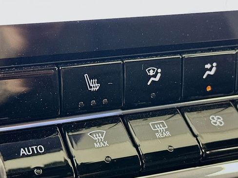 New 2025 Chevrolet Colorado Trail Boss w/ Off-Road Front Bumper Package image 21