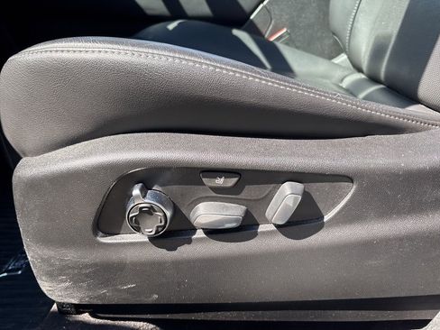 Used 2020 Cadillac XT4 Premium Luxury image 9