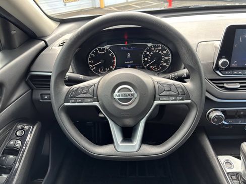 Used 2021 Nissan Altima 2.5 SV FWD image 14