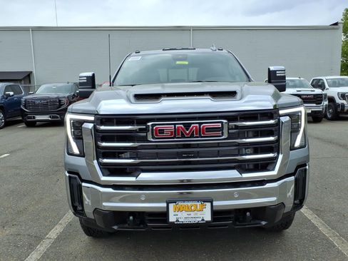 New 2026 GMC Sierra 3500 SLT w/ SLT Premium Package AWD/4WD image 2